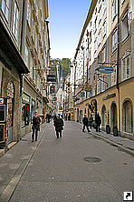  (Getreidegasse), , .