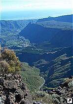   -- (Piton des Neiges) (3069 ), , .